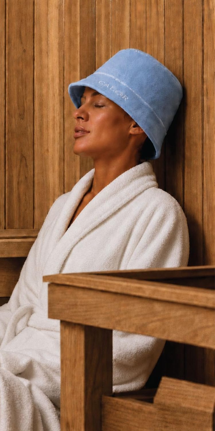 How to Use a Sauna Hat: Wet or Dry, How to Wear It, and When to Take It Off